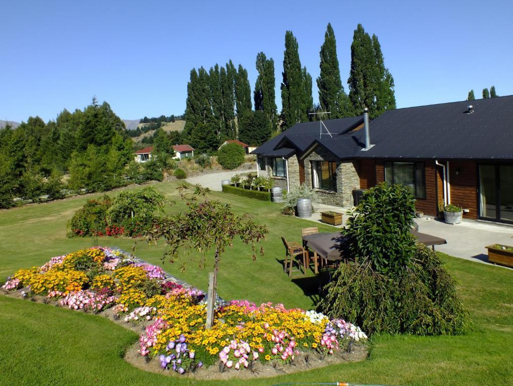 Wanaka Alpine Lodge Exterior photo