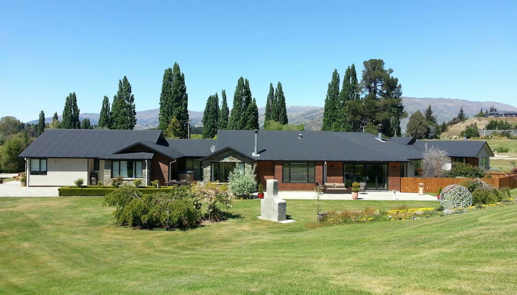 Wanaka Alpine Lodge Exterior photo