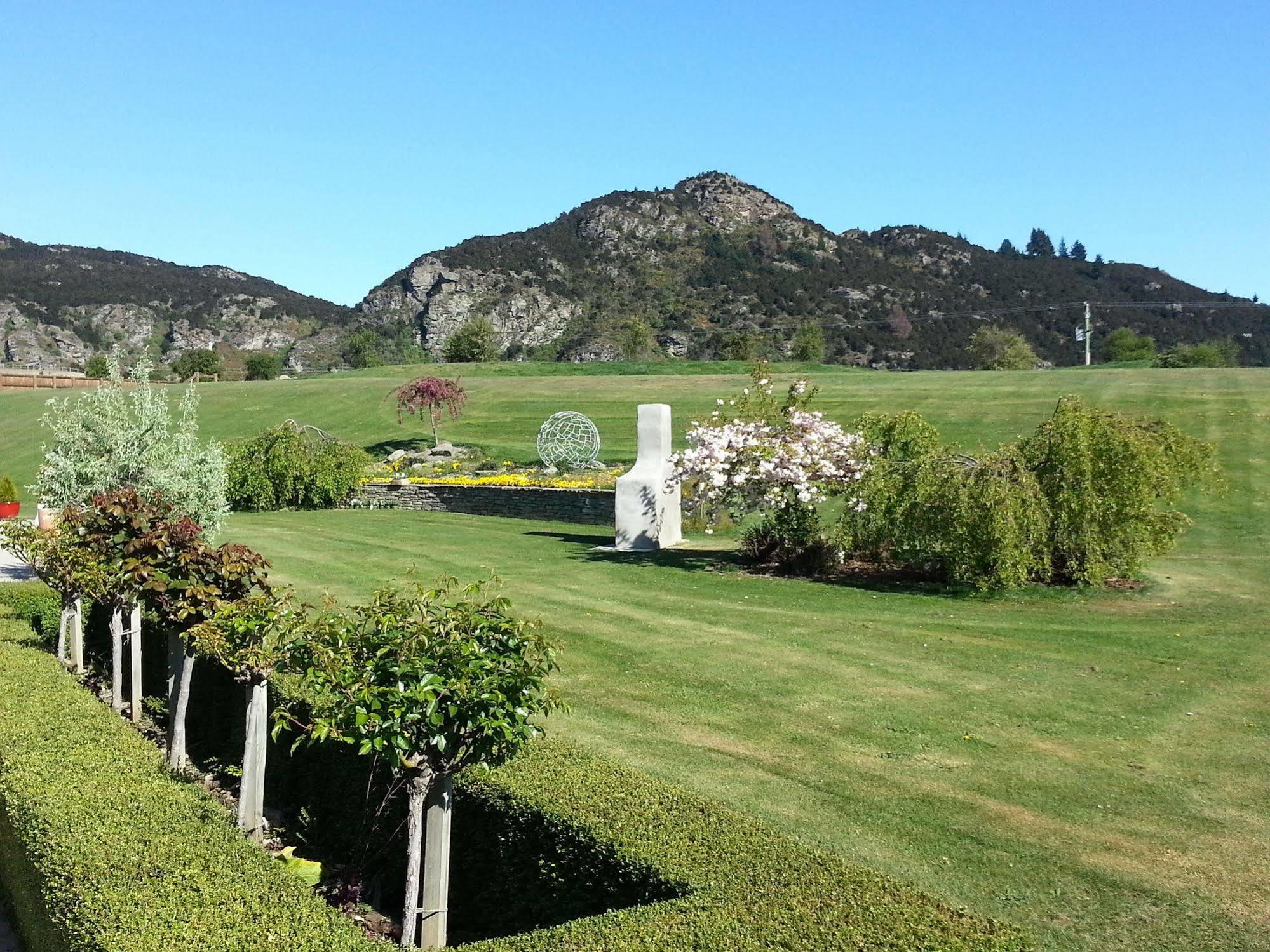 Wanaka Alpine Lodge Exterior photo